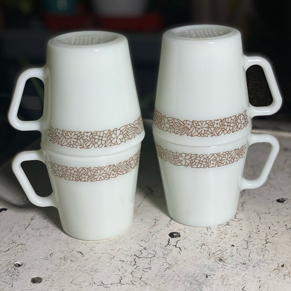 4 Pyrex Woodland Coffee Mugs - Picture 6 of 8